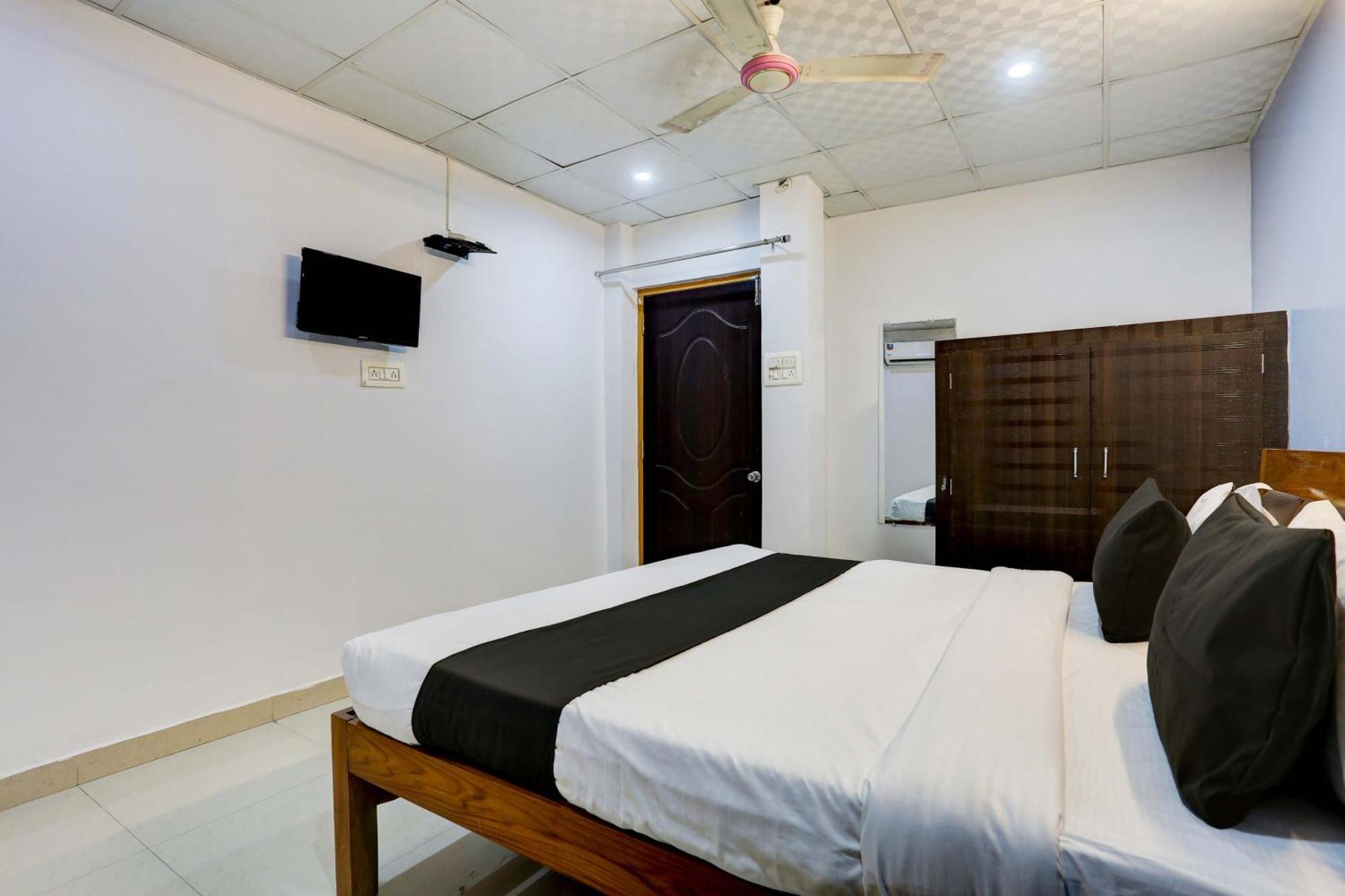 Collection O Hotel Moon Light Lucknow Exterior photo